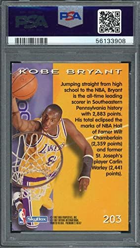 Кобе Брайънт 1996 Skybox Премия Баскетболно карта Начинаещ #203 С рейтинг PSA 8