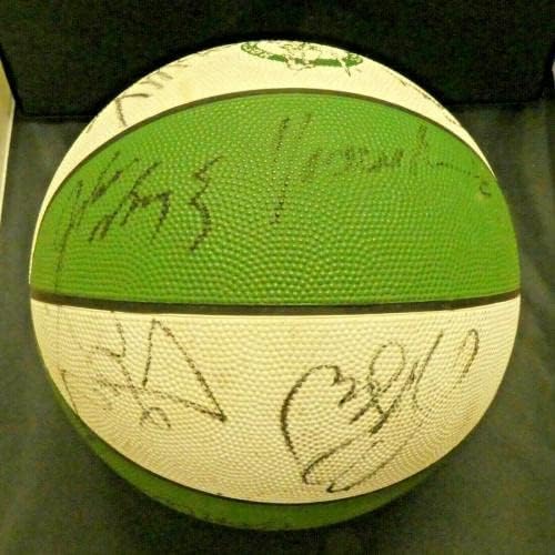 1990-1991 Отборът на Бостън Селтикс Подписа Баскетболен договор с Лари Бердом Макхейлом Люис Full JSA - Баскетболни топки
